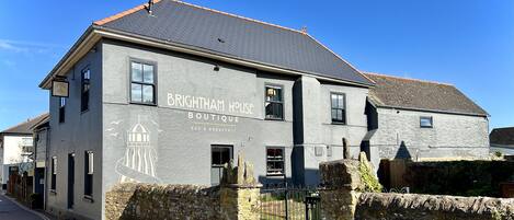 숙박 시설 정면