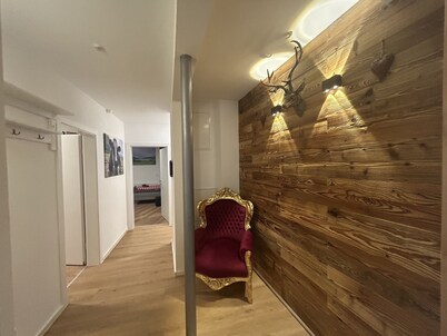 Neu Renovierte 5 Zimmerwohnung im Allgäustyle. Zentral Gelegen