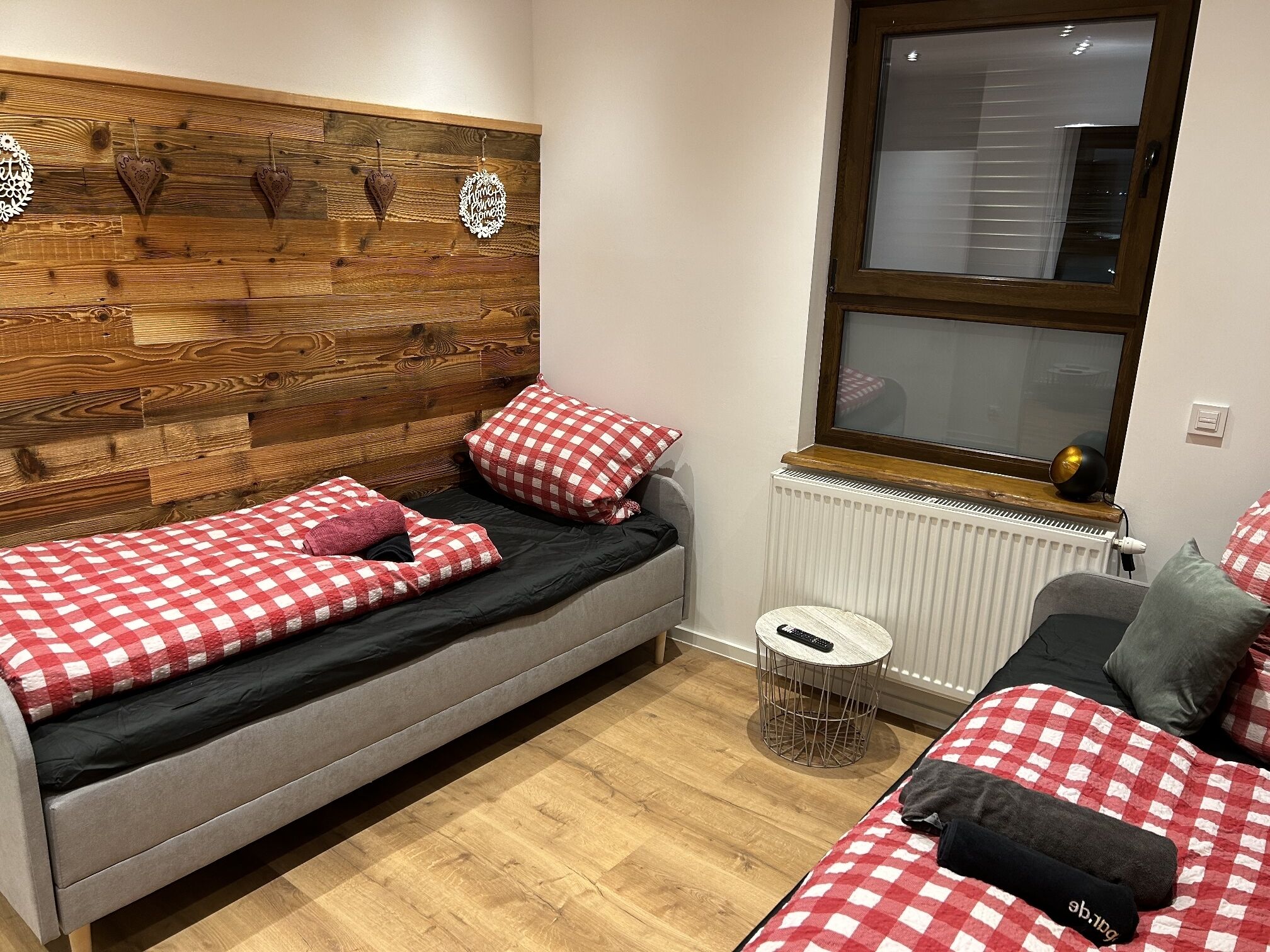 5 bedrooms, WiFi, bed sheets