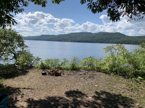 Doccia, asciugamani, sapone, shampoo