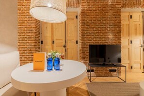 Interior - w* | Lovely 1BR at Palacio Real (Madrid)