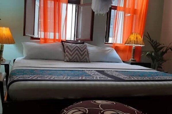 3 bedrooms, iron/ironing board, WiFi, bed sheets - Glady's House (Zanzibar)