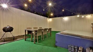 Pool Villa Rooftop Family Royal Suite | Individually decorated, free WiFi, bed sheets