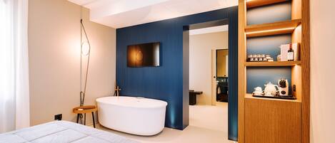 1 bedroom, iron/ironing board, free WiFi