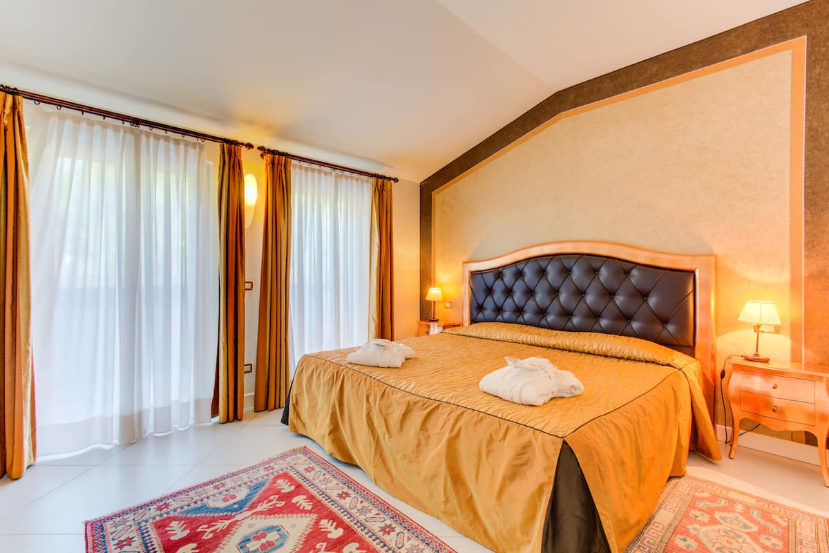Classic Room | Premium bedding, down duvets, minibar, in-room safe
