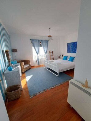 3 bedrooms, iron/ironing board, travel cot, WiFi - Sunset House Porto de Barcas - 3 Quartos e Terraço (Lourinhã)