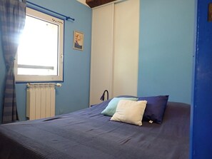 5 habitaciones, escritorio, tabla de planchar con plancha y wifi gratis 