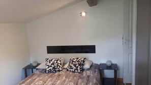 5 chambres, bureau, fer et planche à repasser, Wi-Fi gratuit