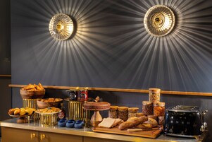 Daily buffet breakfast (EUR 21 per person)