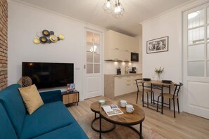 TV - Dietla 21 | Kraków | Climate Apartment | AC (Kraków)