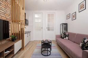 TV - Dietla 21 | Kraków | Atmospheric Apartment | Air Conditioning (Kraków)