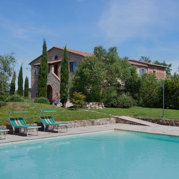 숙박 시설 정면