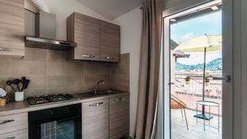 Frigorifero, microonde, forno, macchina per tè/caffè