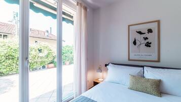 2 chambres, fer et planche à repasser, Wi-Fi, draps fournis