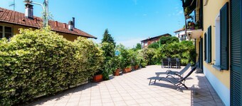 Apartment with big terrace high above Cernobbio (Casa Olivo)