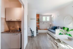 Living area - Romantic Apartment with a View of Como (Casa Luna) (Como)