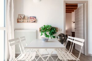 Dining - Romantic Apartment with a View of Como (Casa Luna) (Como)