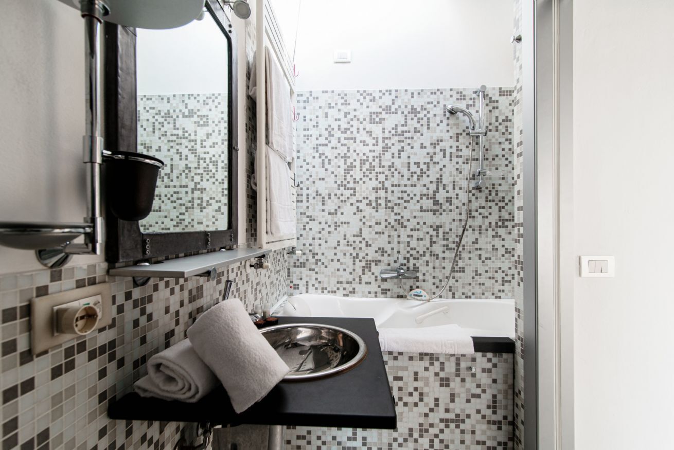 Dusche, Haartrockner, Bidet