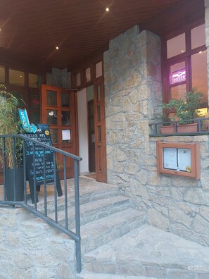 Property entrance - (Bielsa)