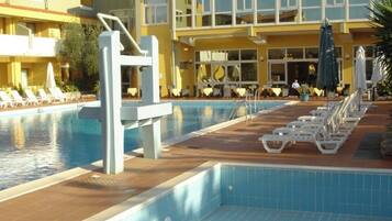 Seasonal outdoor pool
