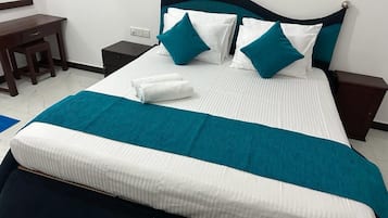 Habitació doble Deluxe | Escriptori, espai de treball apte per a portàtils i wifi gratuïta