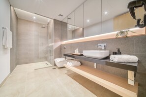 Articles de toilette gratuits, serviettes fournies