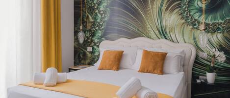 Standard Room, 1 Double Bed | Hypo-allergenic bedding, down comforters, minibar, desk