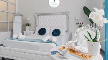 Superior-Vierbettzimmer | Allergikerbettwaren, Daunenbettdecken, Minibar, Schreibtisch