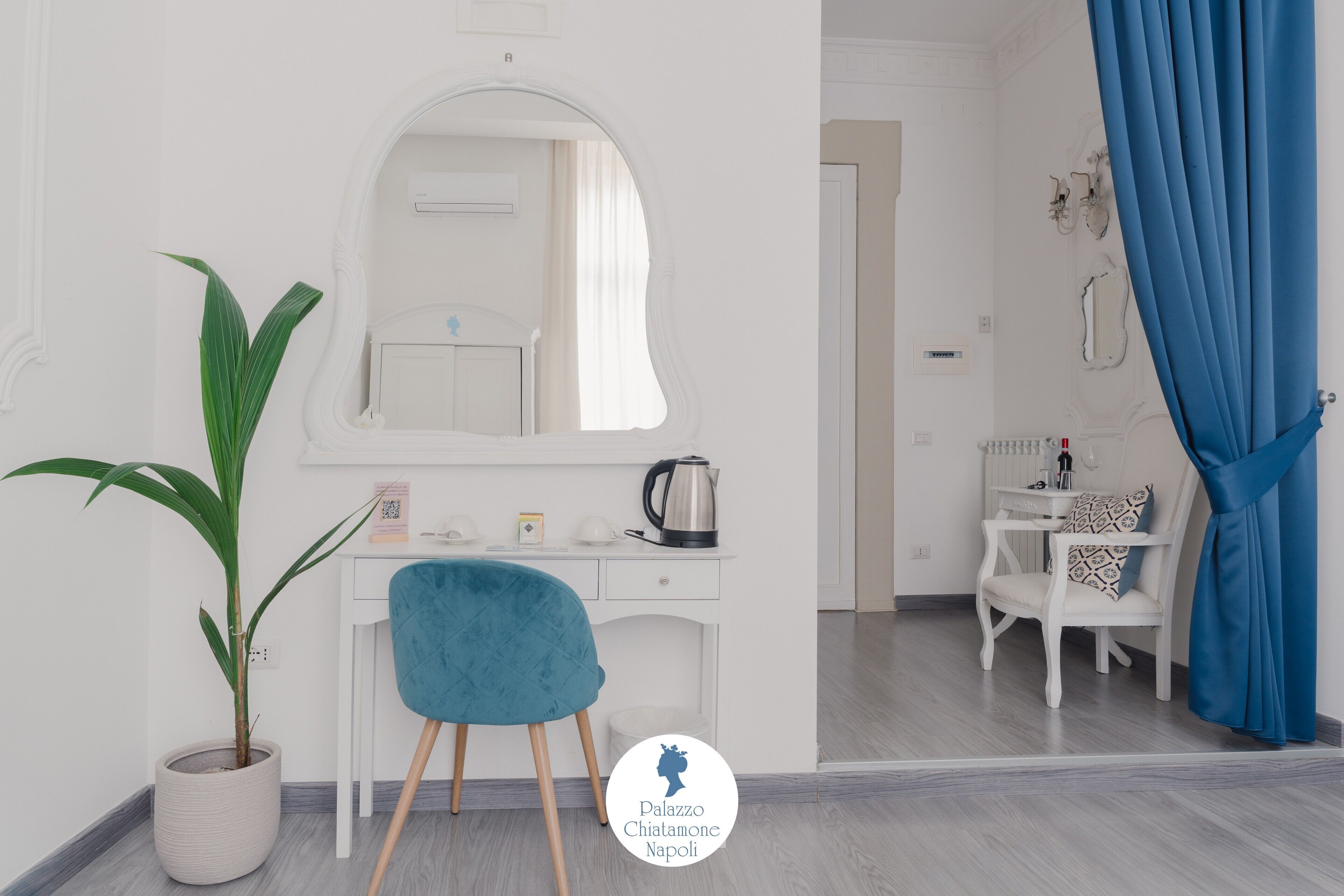 Classic dubbelrum eller tvåbäddsrum | Allergitestade sängkläder, duntäcken, minibar och skrivbord