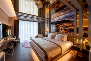 Egyptian cotton sheets, premium bedding, down comforters, minibar