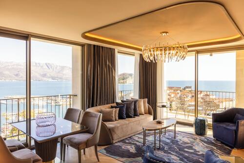 Prestige Queen Old Town Marina | Egyptian cotton sheets, premium bedding, down duvets, minibar