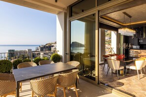 Suite presidencial, vistas al puerto deportivo | Sábanas de algodón egipcio y ropa de cama de alta calidad