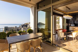 Presidential Suite, Marina View | Egyptian cotton sheets, premium bedding, down comforters, minibar