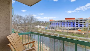 Signature Condo, 2 Bedrooms, Balcony, River View | Balcony view