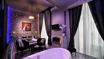 Premium Room | 1 bedroom, soundproofing, iron/ironing board, free WiFi