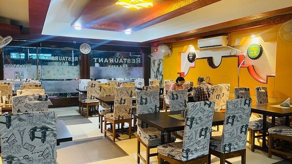 Restaurant - Hotel Vinayak (Siliguri)