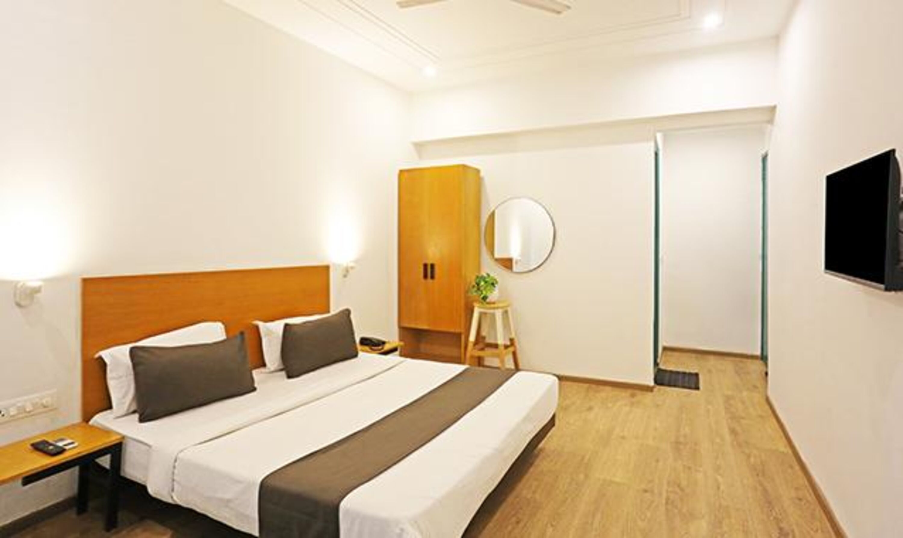 Premium Room | Egyptian cotton sheets, premium bedding, in-room safe, free WiFi