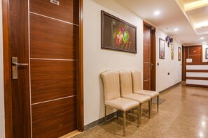 Lobby sitting area - FabHotel RS Golden (New Delhi)