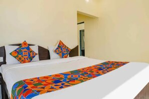 Deluxe Room - FabHotel Chinar Residency (Jaoli)