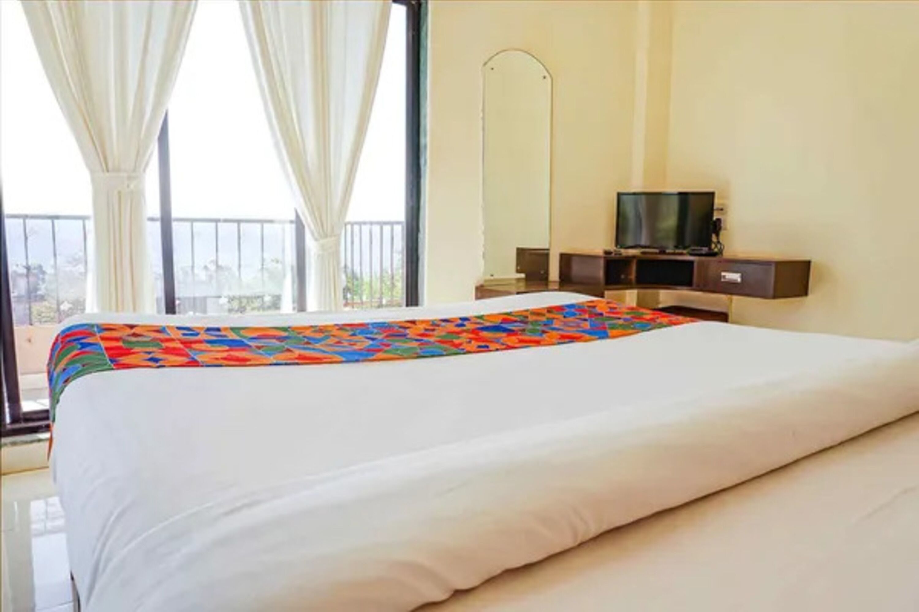 Egyptian cotton sheets, premium bedding, in-room safe, free WiFi