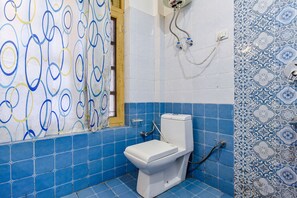 Deluxe Room | Bathroom - Fabhotel Suvidha Cottage (Manali)