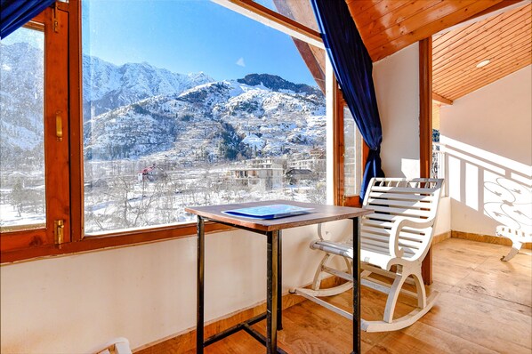 Interior - Fabhotel Himalyan Valley Resorts (Manali)