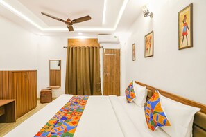 Egyptian cotton sheets, premium bedding, in-room safe, free WiFi - Fabhotel Duke Inn (Bhopal)