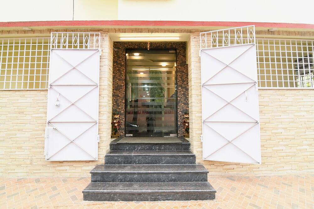 Fabhotel Olive Inn I
