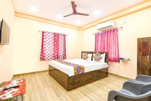 Egyptian cotton sheets, premium bedding, in-room safe, free WiFi - Fabhotel Olive Inn I (Barasat)