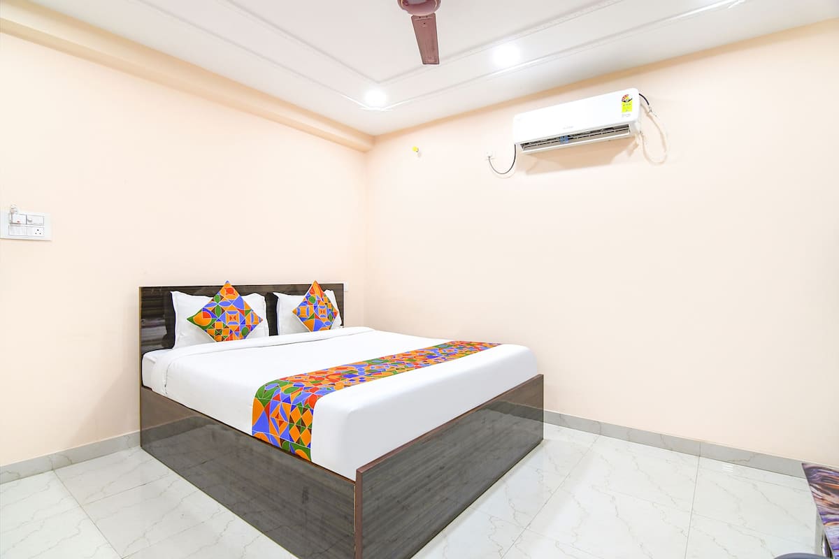 Deluxe Room | Egyptian cotton sheets, premium bedding, in-room safe, free WiFi