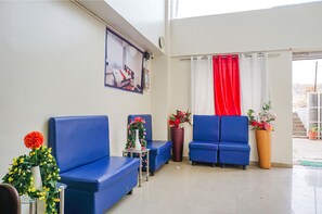 Área de estar no saguão