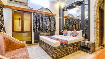 Egyptian cotton sheets, premium bedding, in-room safe, free WiFi