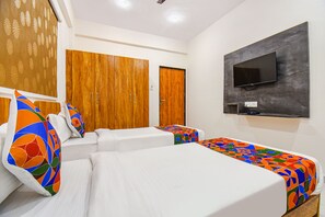 Egyptian cotton sheets, premium bedding, in-room safe, free WiFi