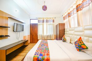 Egyptian cotton sheets, premium bedding, in-room safe, free WiFi - Fabhotel Maa Tara Anchal Cottage (Shimla)